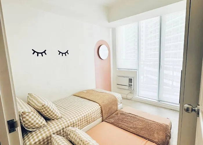 Deluxe Penthouse Unit At Azure - Near Airport Apartamento *